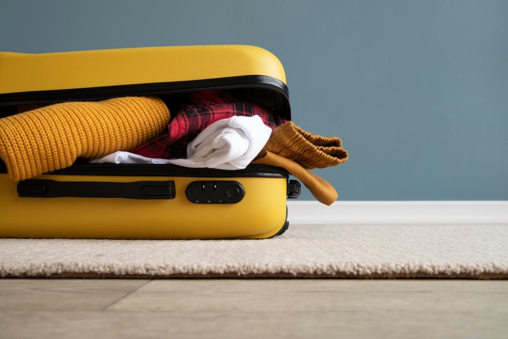 Overpacker Chronic Overpacker? Stop Overpacking and Overbuying This Summer - PAKT ...